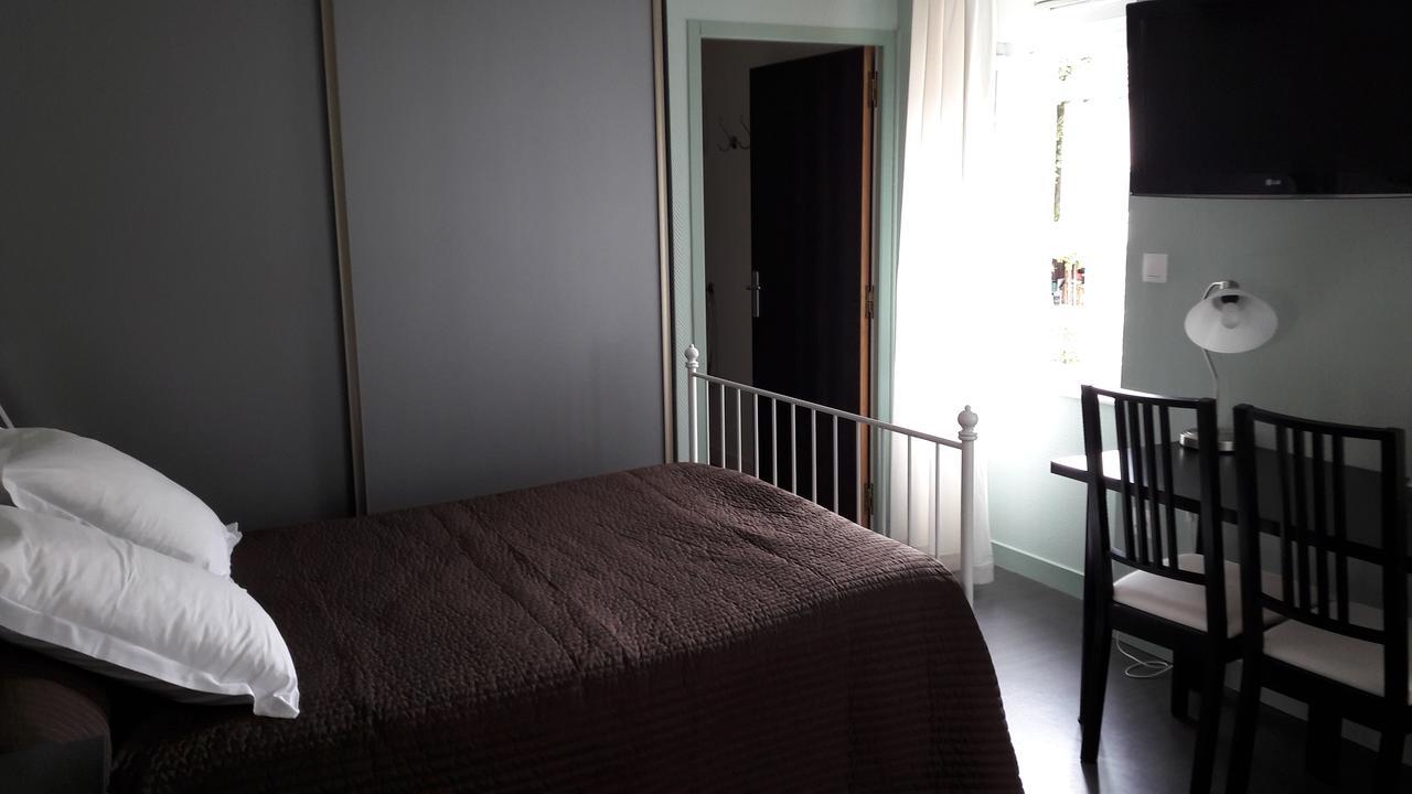 Bed and Breakfast Les Pierres Folles Rozier-en-Donzy Экстерьер фото